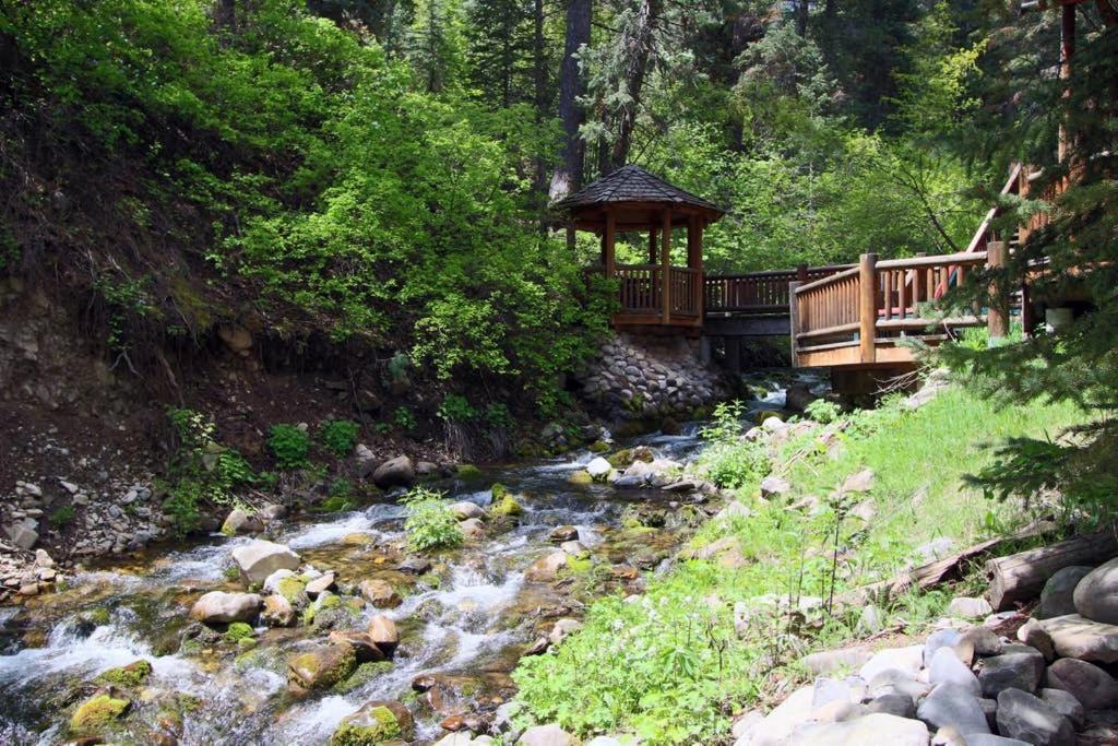 Log Cabin On The Stream Sundance, Utah Ngoại thất bức ảnh